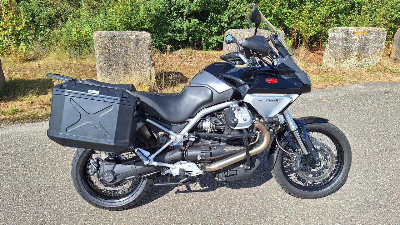 Moto Guzzi Stelvio 1200