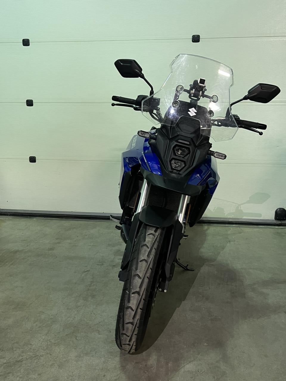 Suzuki v Strom 800 2024
