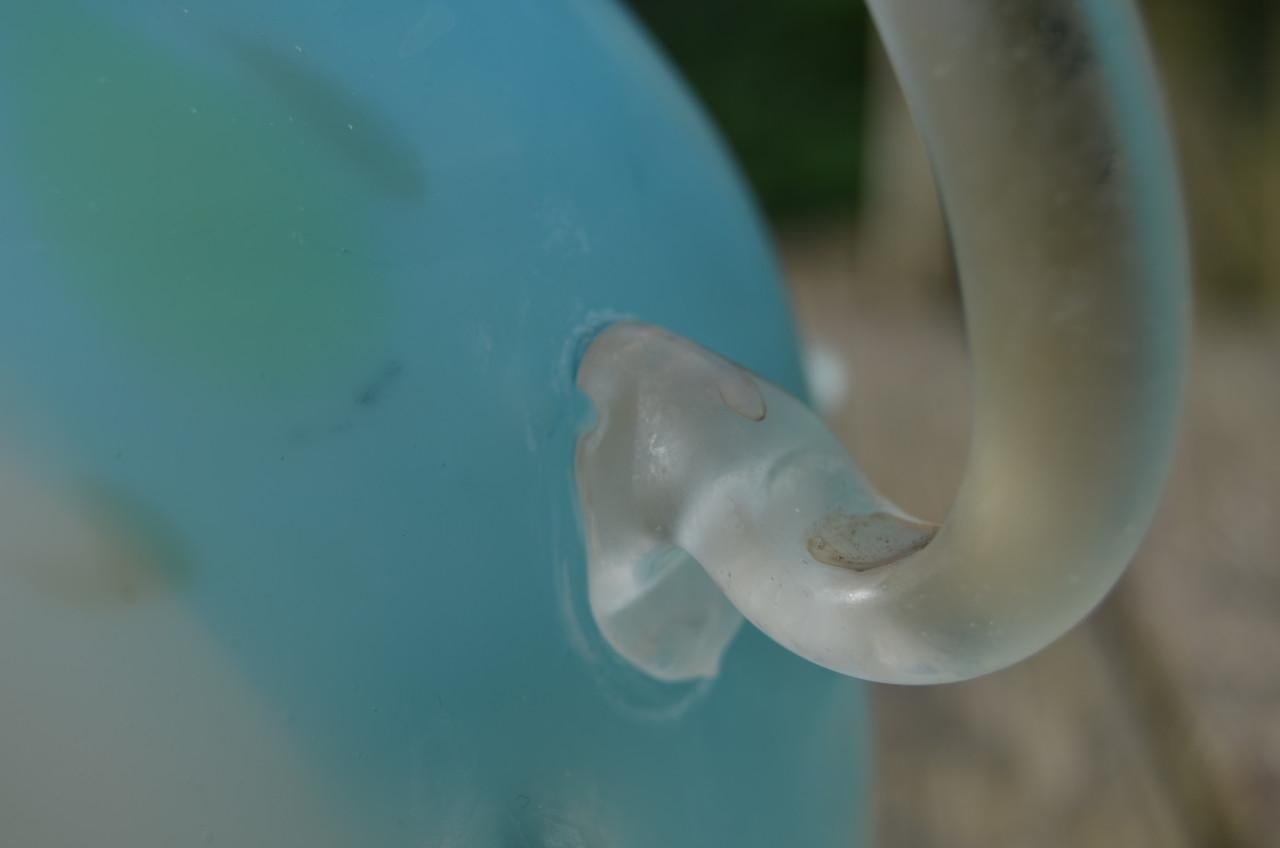 Fraaie glazen Perzische schenkkan / vaas