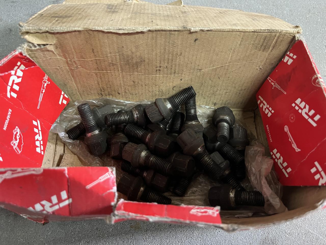 Te Koop: 4 stalen velgen 7.5Jx16 ET55 5x108 + bouten