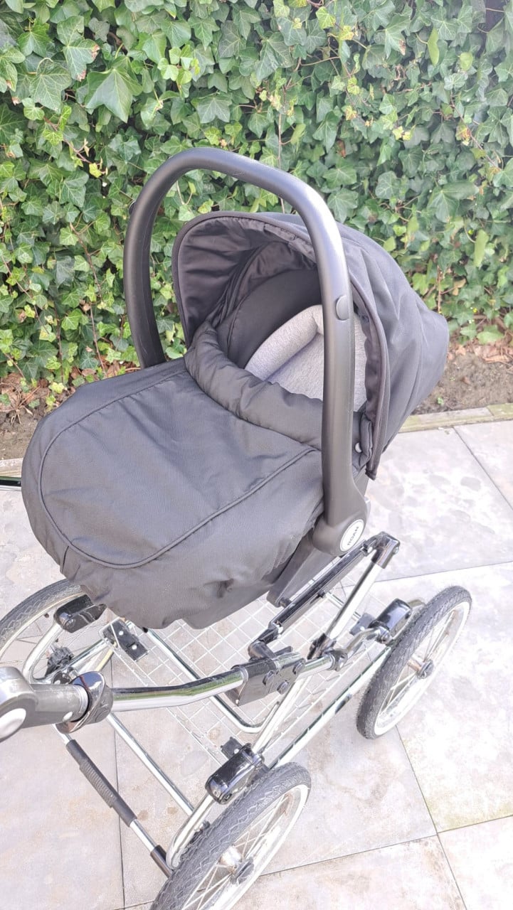 Retro kinderwagen
