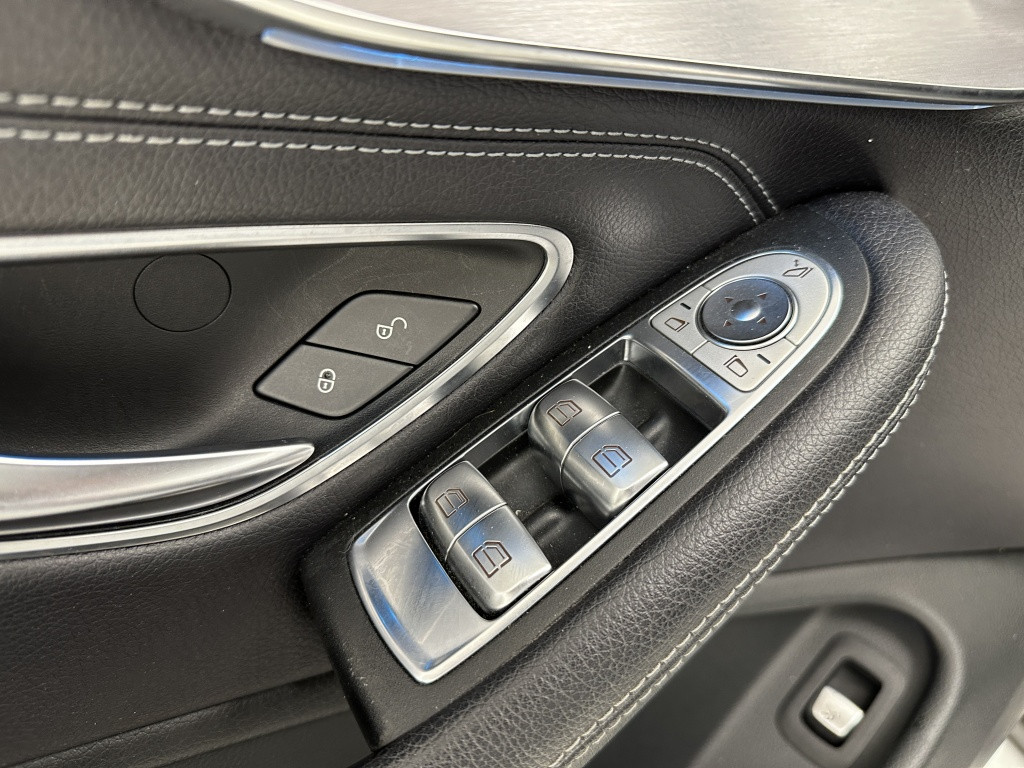 Mercedes-Benz C-Klasse cabrio 200 amg line 230pk | trekhaak | airscarf | 18