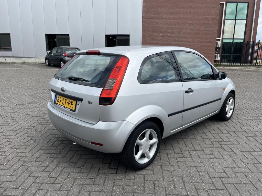 Ford Fiesta 1.4-16v trend 84 dkm met 1 jaar apk