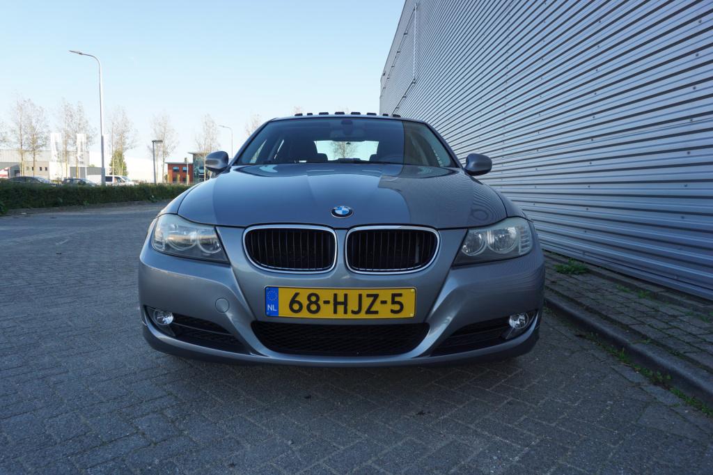 BMW 3-serie 318i business line climate / navi / cruise / pano / elektr. ram