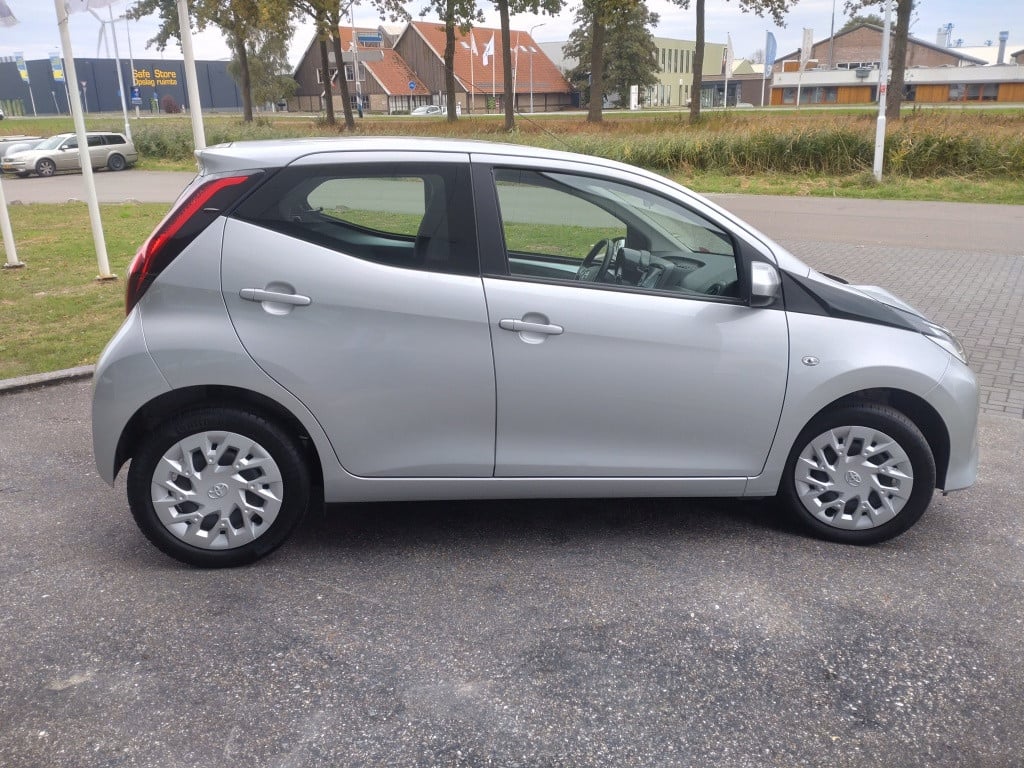 Toyota Aygo 1.0 vvti x-play