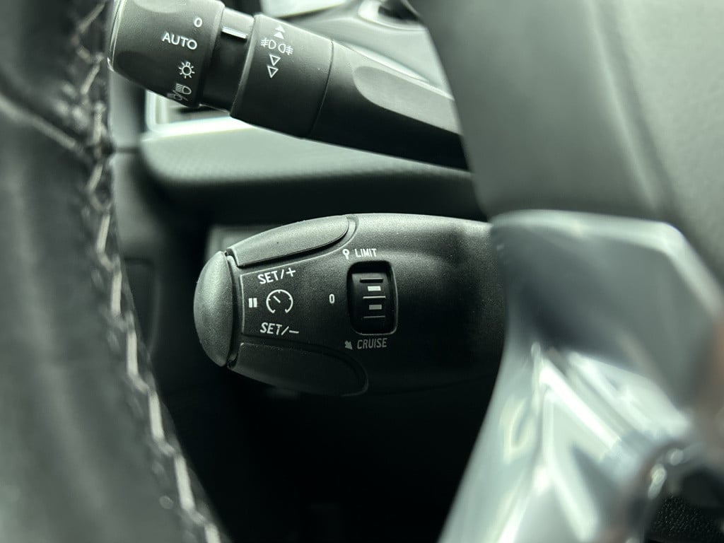 Peugeot 208 82 pk allure | rijklaar |