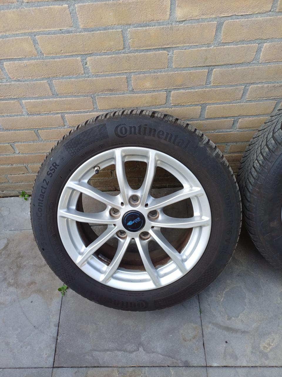 Allseasonsbanden met aluminium velgen