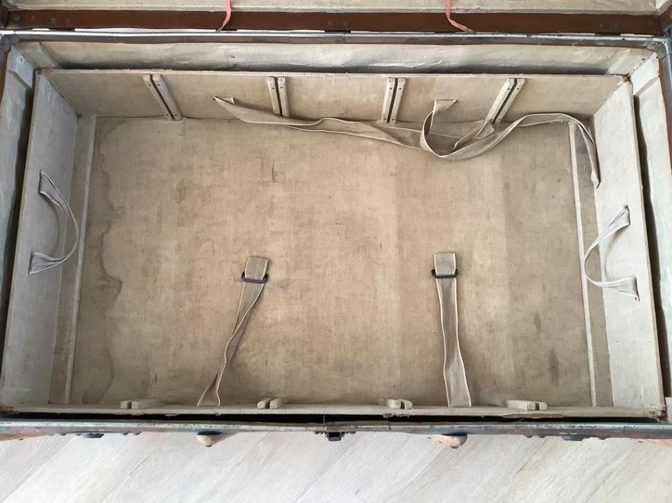 Originele antieke hutkoffer, scheepskoffer.