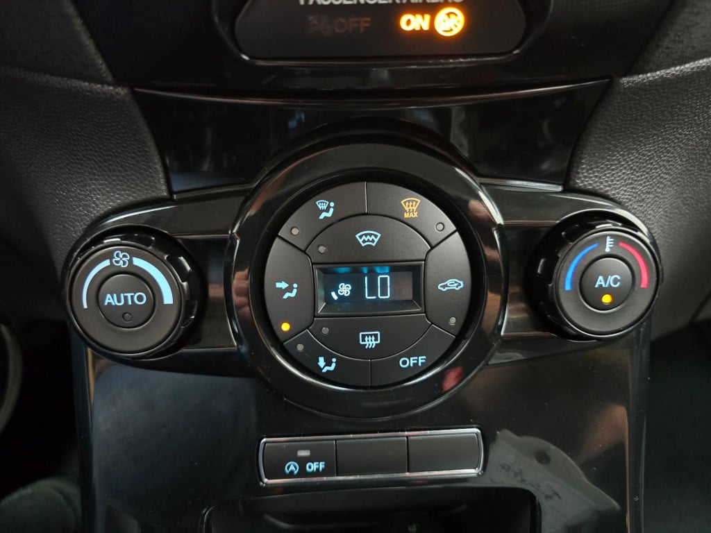 Ford Fiesta occasion met cruisecontrol en bluetooth connecten | tweedehands