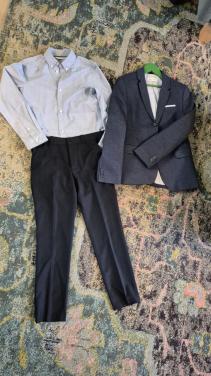 Kostuumset met overhemd maat 145 ( H&M)