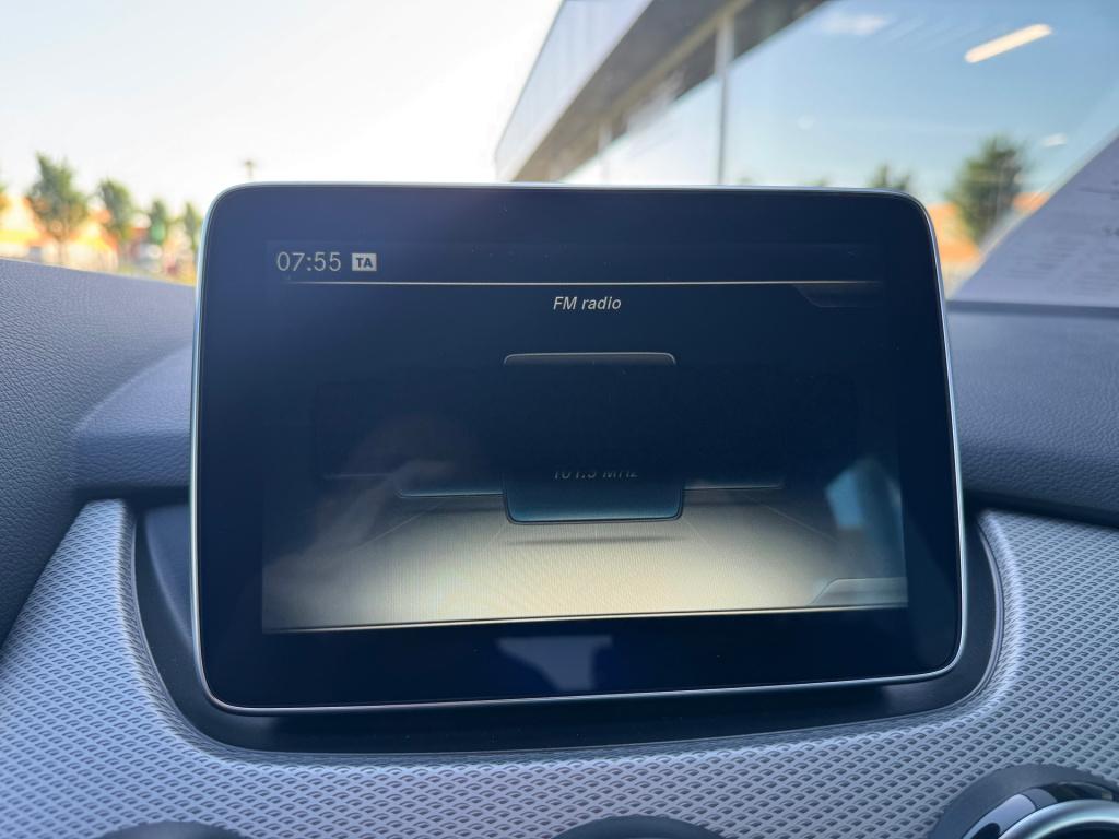Mercedes-Benz B-Klasse 180 urban automaat , apple-carplay , led