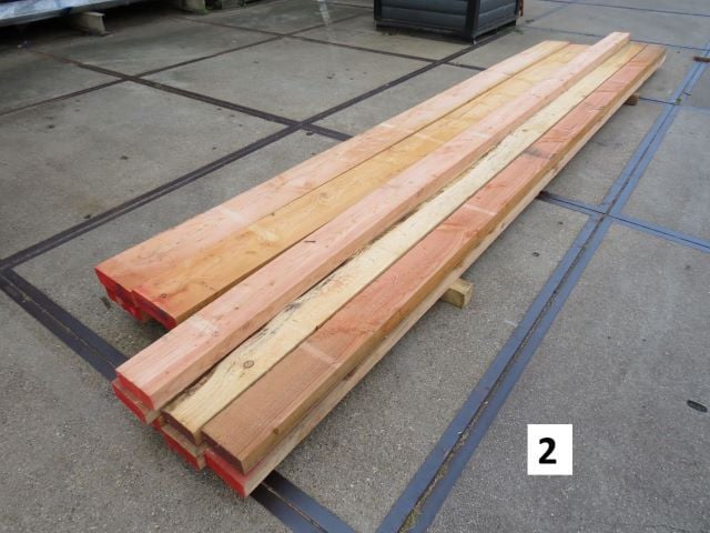Mooie restpartijen Douglas balken en palen in de aanbieding!