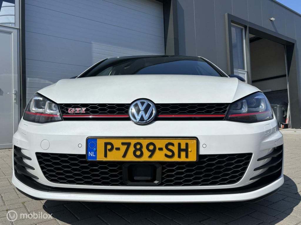 Volkswagen Golf 2.0 tsi gti performance,dsg, pano, acc