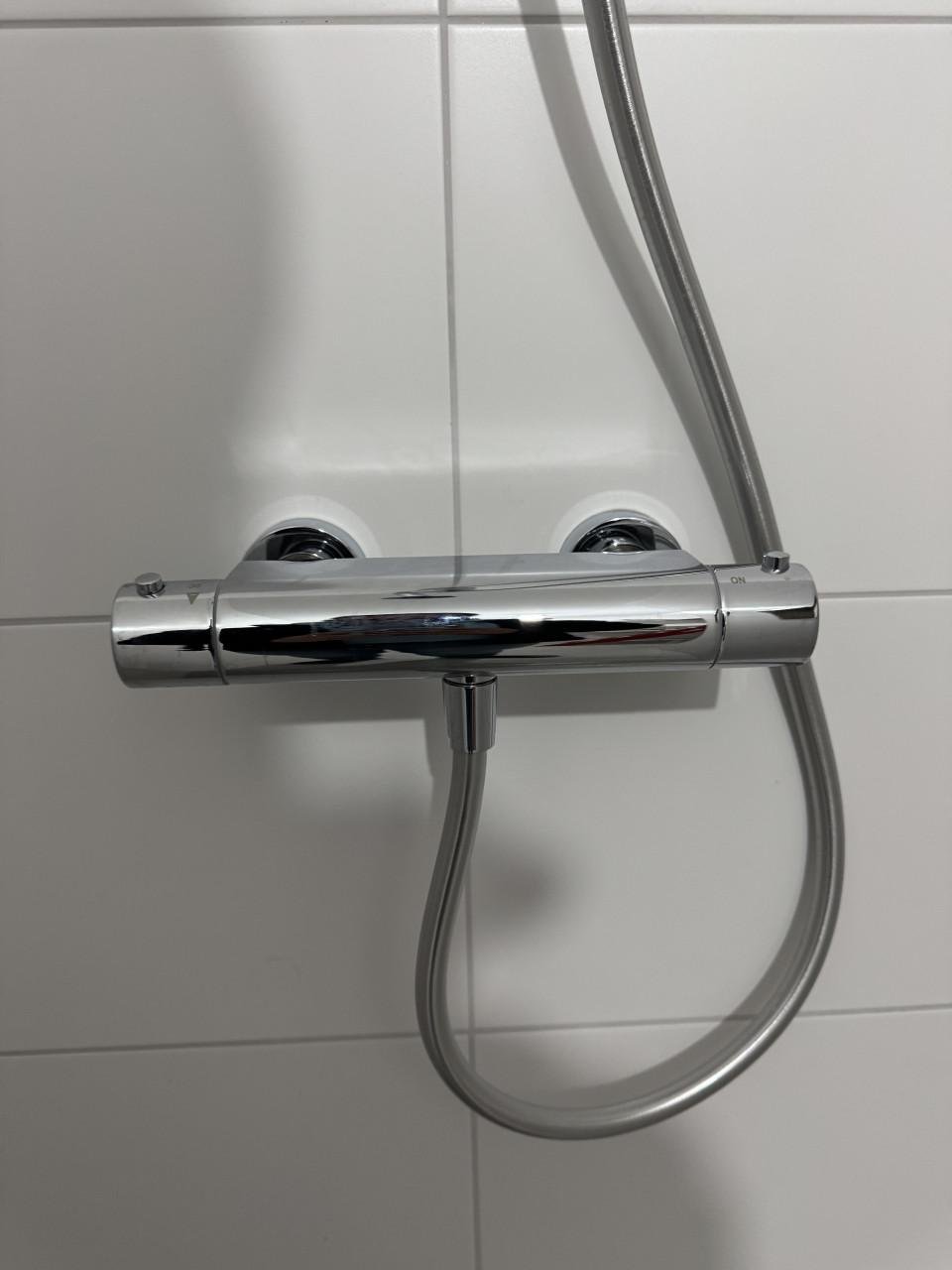 Nieuwe complete doucheset – thermostaatkraan
