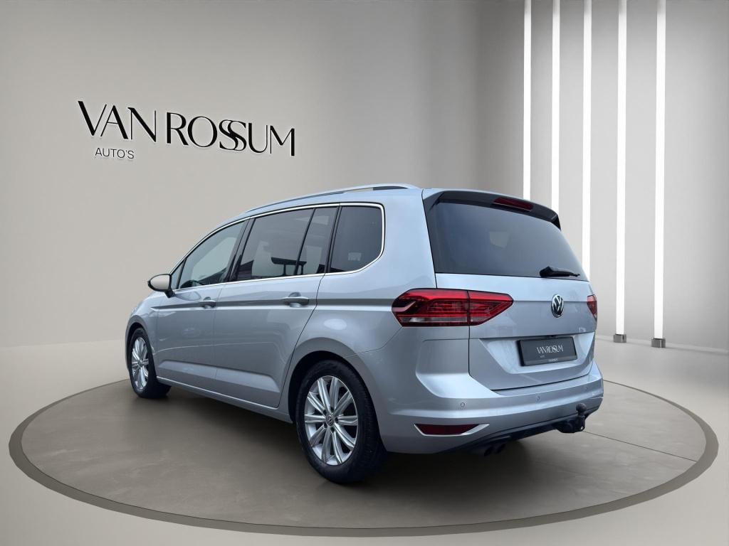 Volkswagen Touran 1.4 tsi highline 7p | panoramadak | camera | wegklaptrekh