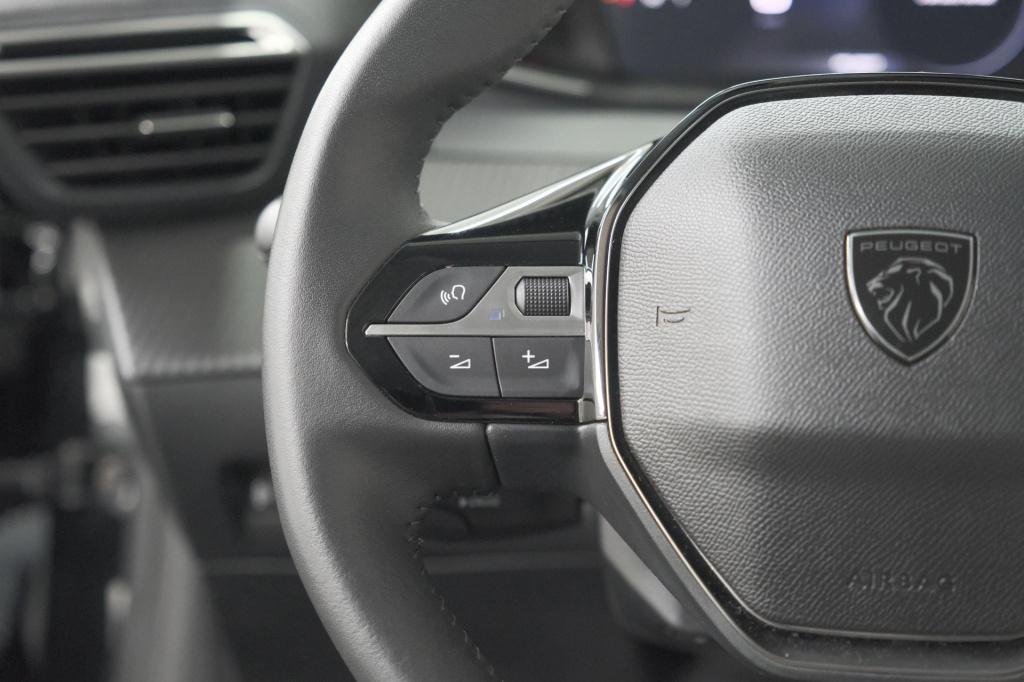 Peugeot 208 puretech 100 allure | apple carplay | parkeersensoren | climate