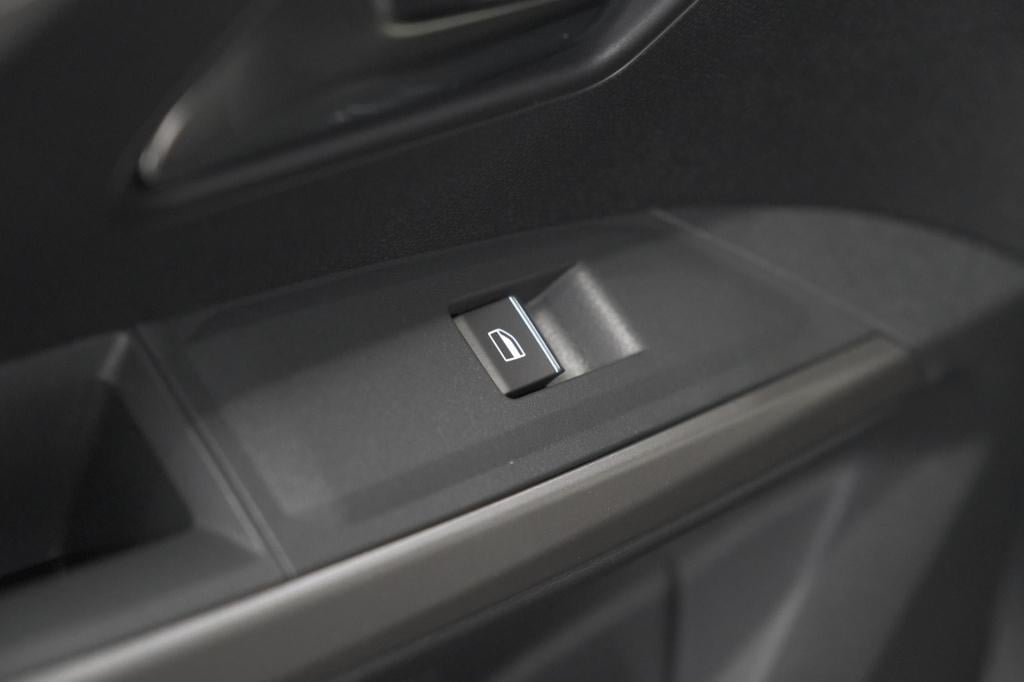 Peugeot E-3008 gt avantage 210 73 kwh | schuif-/kanteldak | warmtepomp | 36