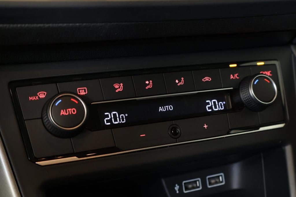 Volkswagen Polo 1.0 tsi comfortline business nl auto, carplay, pdc v+a, cam