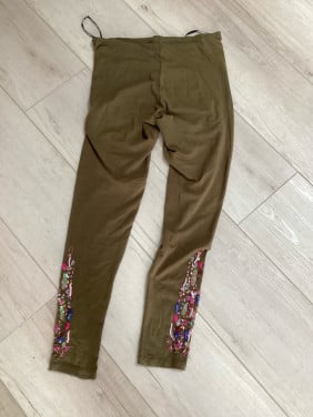 Nieuwe legging met lovertjes en kraaltjes maat L/xl khaki kleur