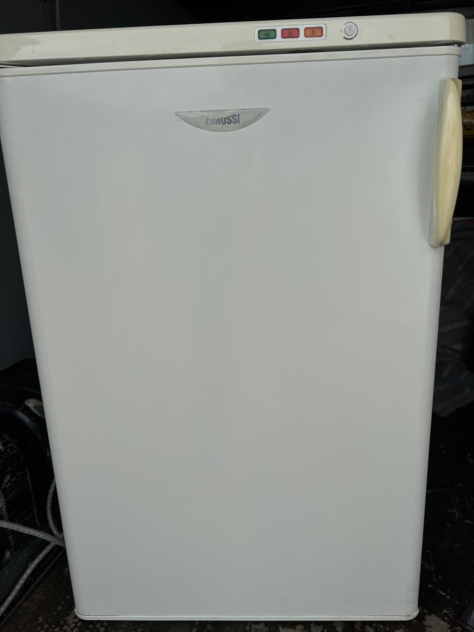 4 laden Vrieskast 85x55 cm. 115 liter energieklasse A schoon en netjes