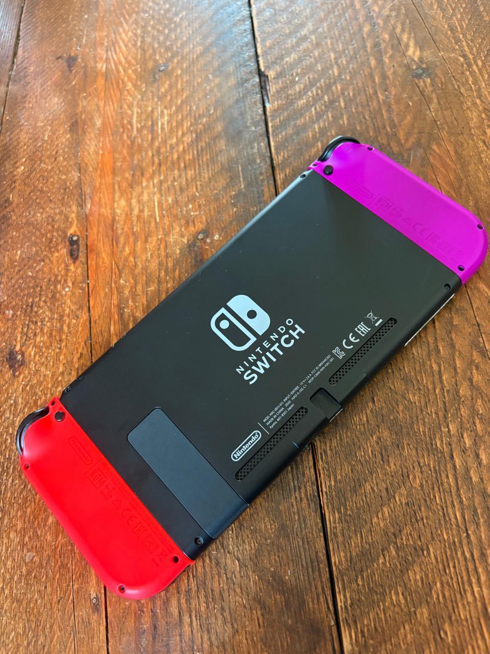 Nintendo Switch compleet met opberghoes
