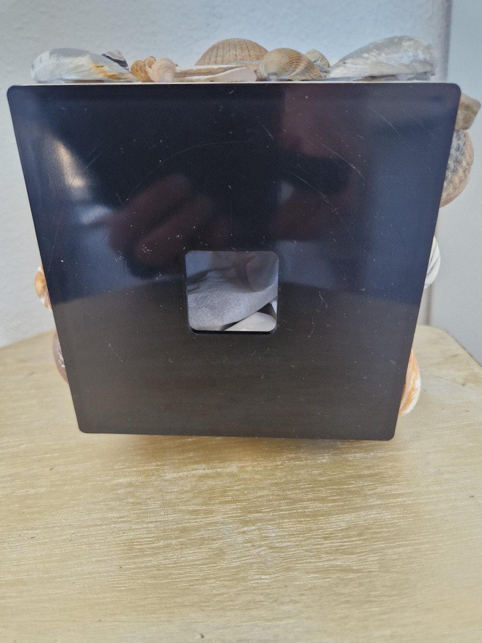 Tissue box