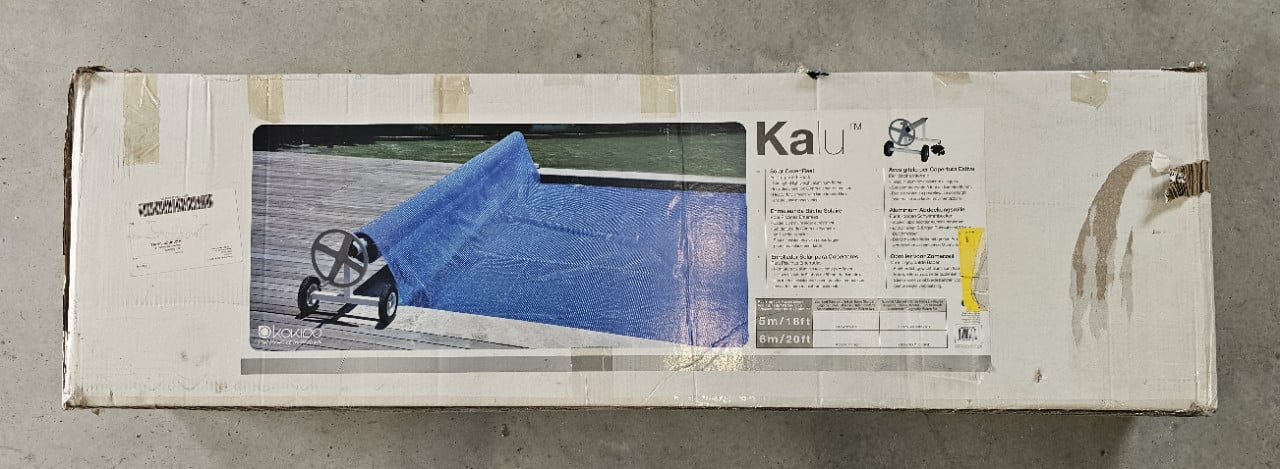 Nieuwe Kalu oprolwagen met nieuw solar zwembad afdekzeil.