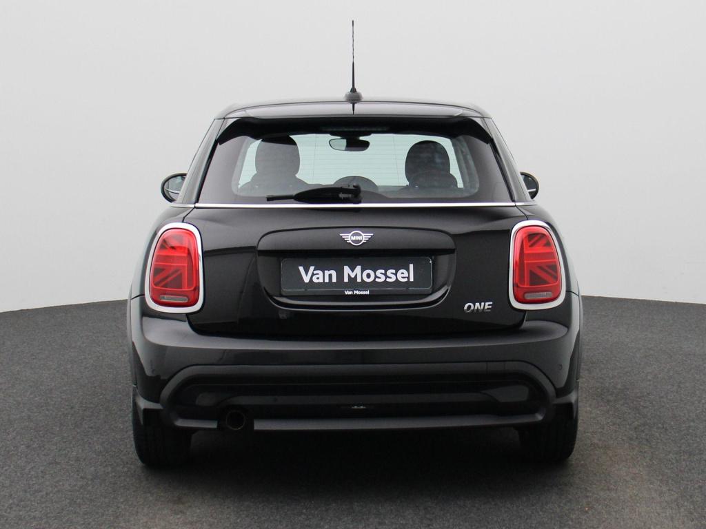 Mini 5-deurs 1.5 one essential | navigatie | lmv | parkeer sensoren | clima