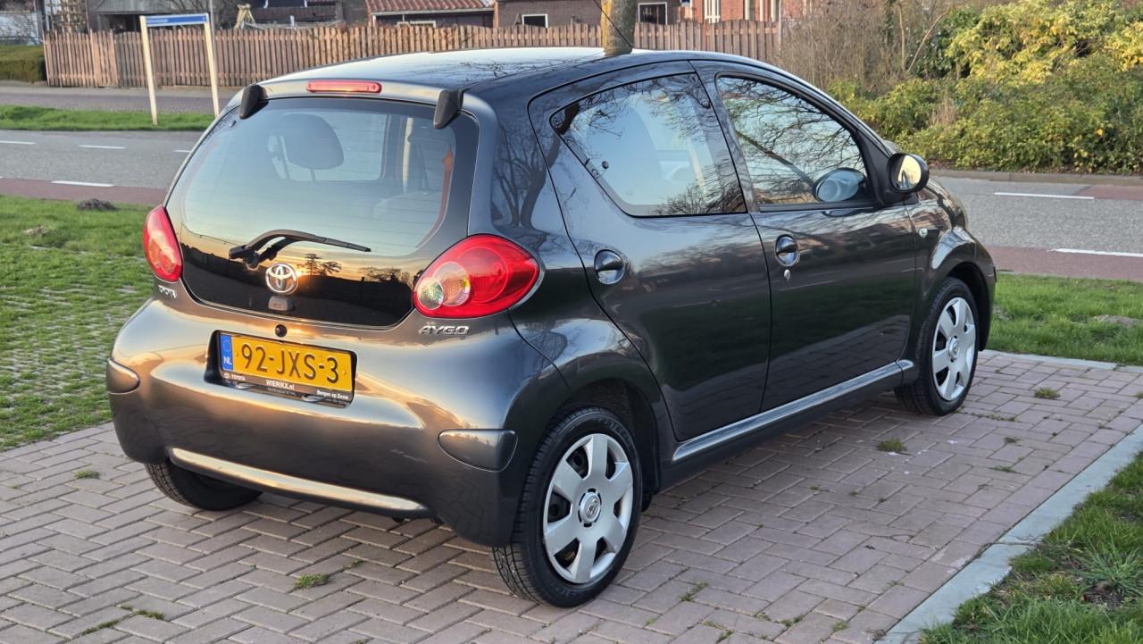 Aygo 5 Deurs | Dealeronderhouden | In zeer nette staat |