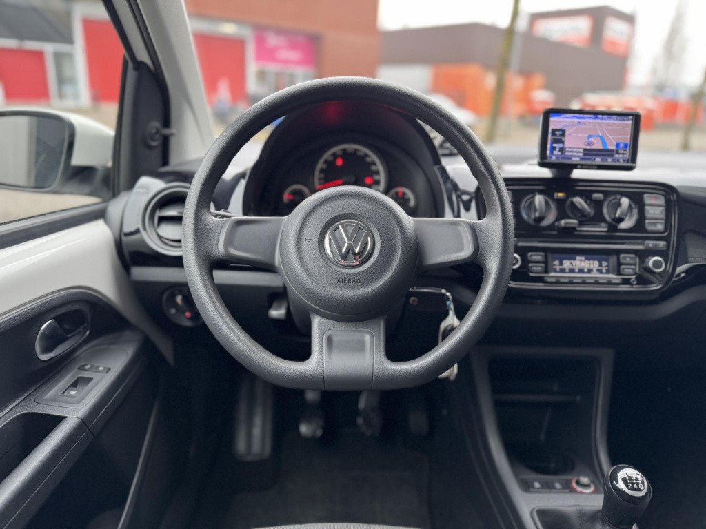 Volkswagen UP! 1.0 move up! bluemotion executive pack | airco | park. senso