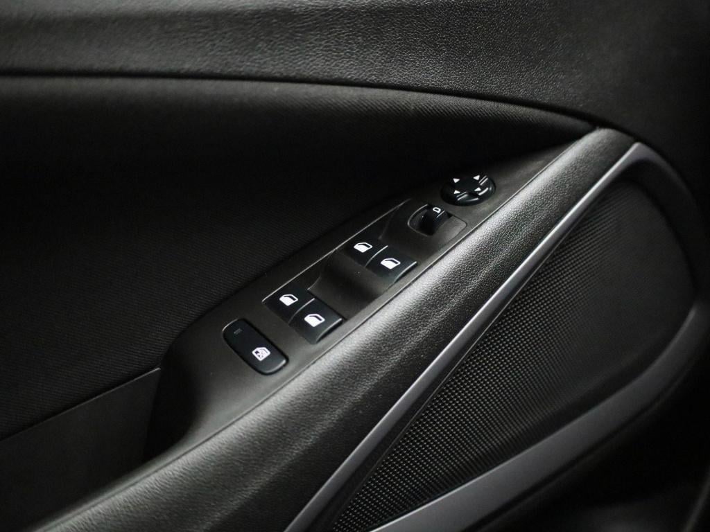 Opel Crossland X 1.2 edition | parkeersensoren achter | navigatie | airco |