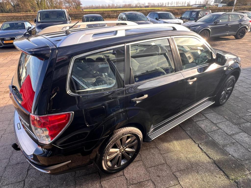Subaru Forester 2.0 xs 40 year edition, panodak, trekhaak enz...