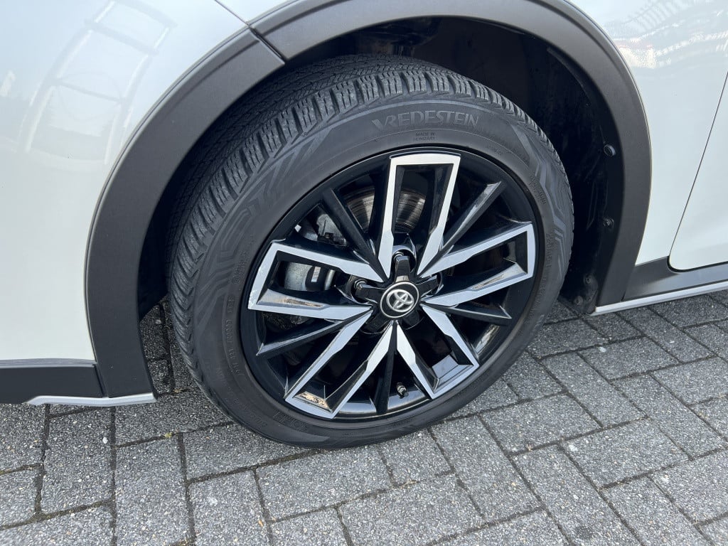 Toyota Corolla Touring Sports 1.8 hybrid trek