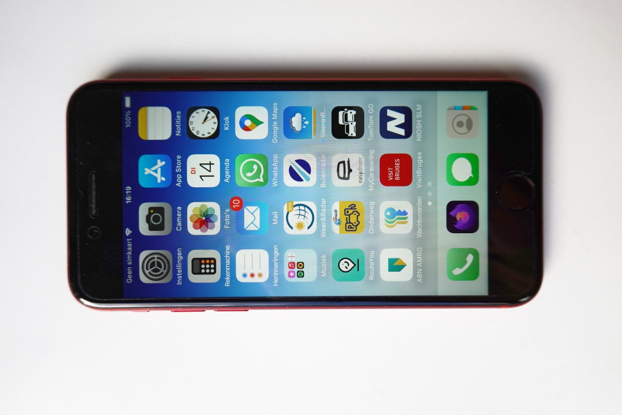 Iphone se rood 2020 64 GB