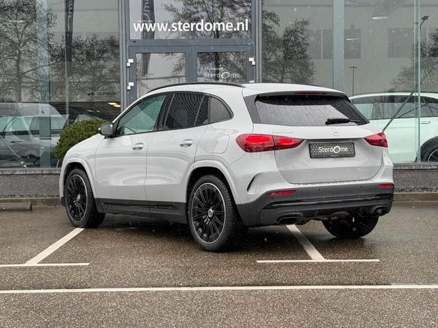 Mercedes-Benz Gla-klasse 180 amg line i 2025 i panorama dak i manufaktur al
