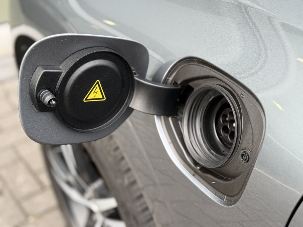 Volvo XC60 t8 390pk recharge r-design| panodak| luchtvering| trekhaak| came