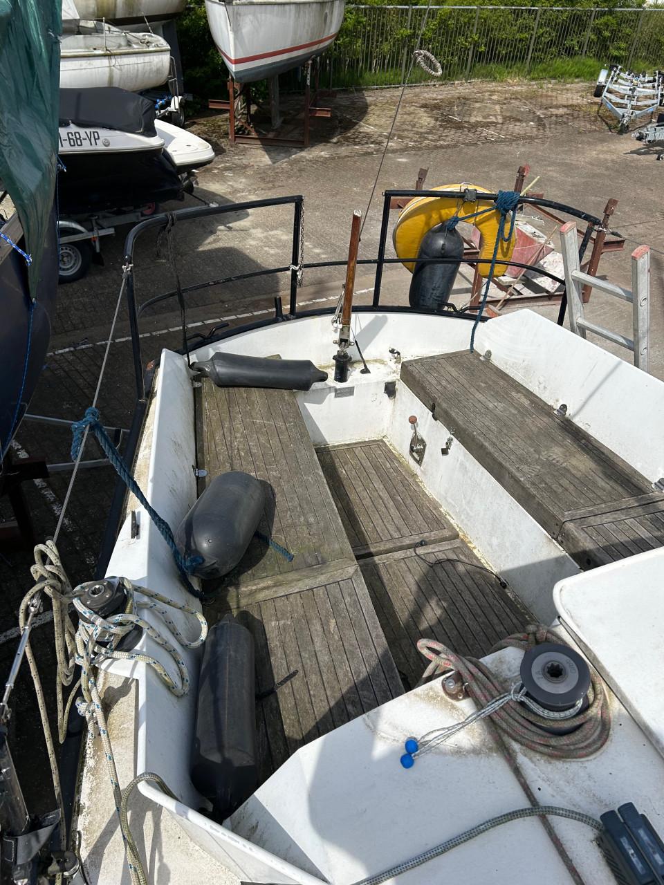 Kajuitzeilboot met mooie sole motor