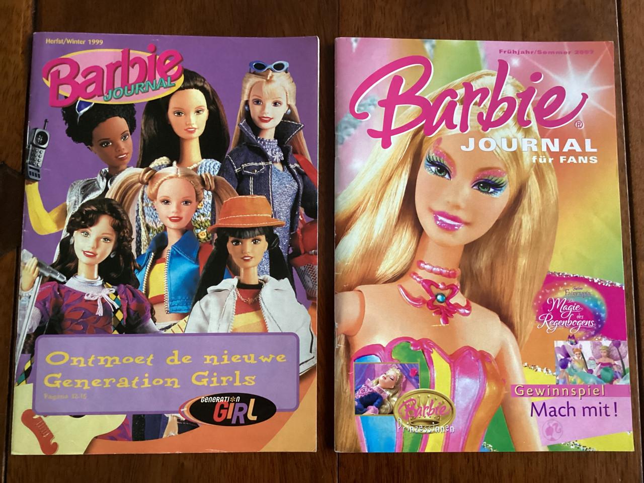 4 boekjes van Barbie.    1999. 2001.