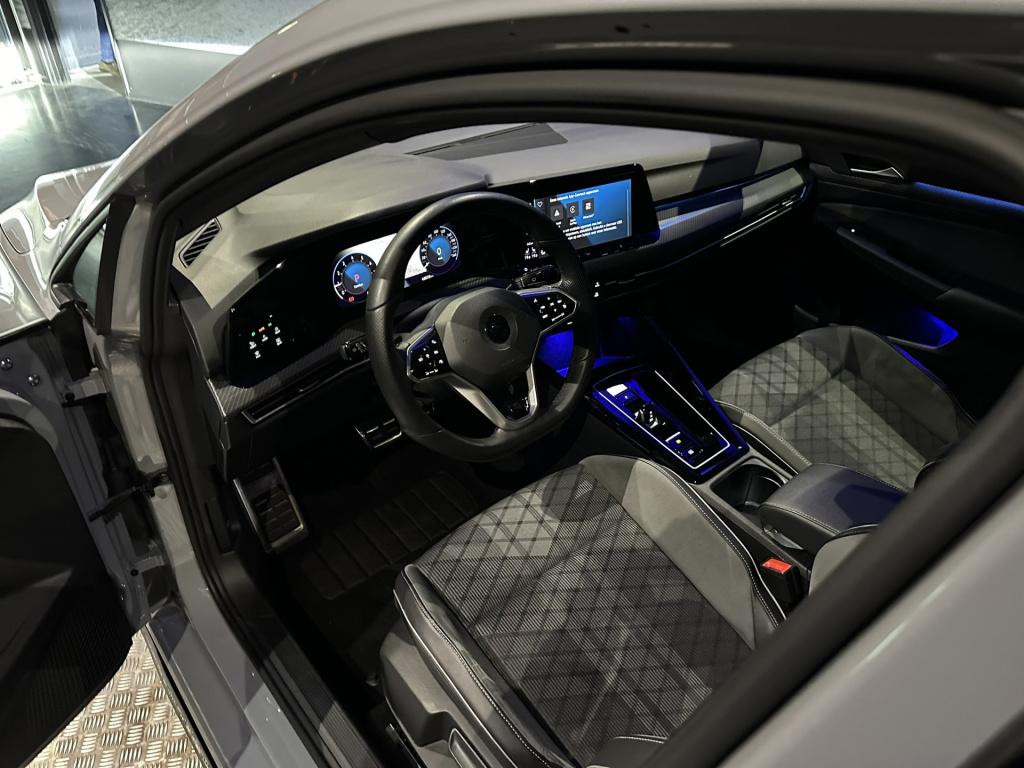 Volkswagen Golf 1.5 etsi r-line business *pano*camera*navi*appconnect*