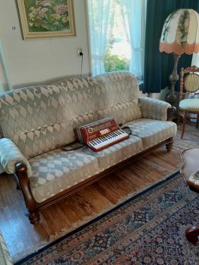 2+3 zits bank, 2 fauteuils en 2 salontafels