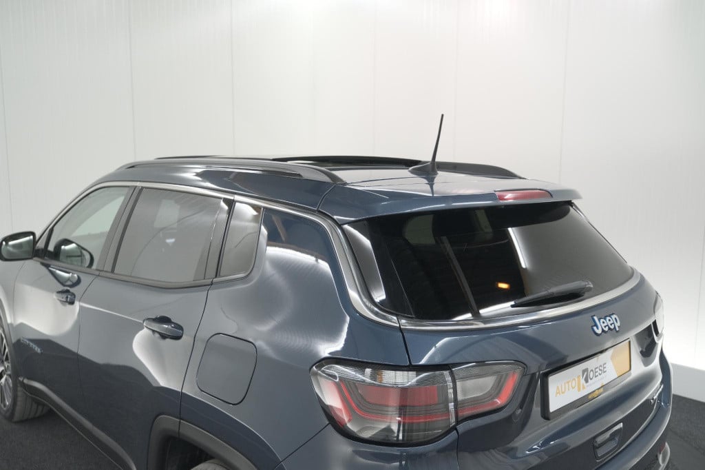 Jeep Compass 4xe 190 plug-in hybrid electric limited | elektrisch panoramad