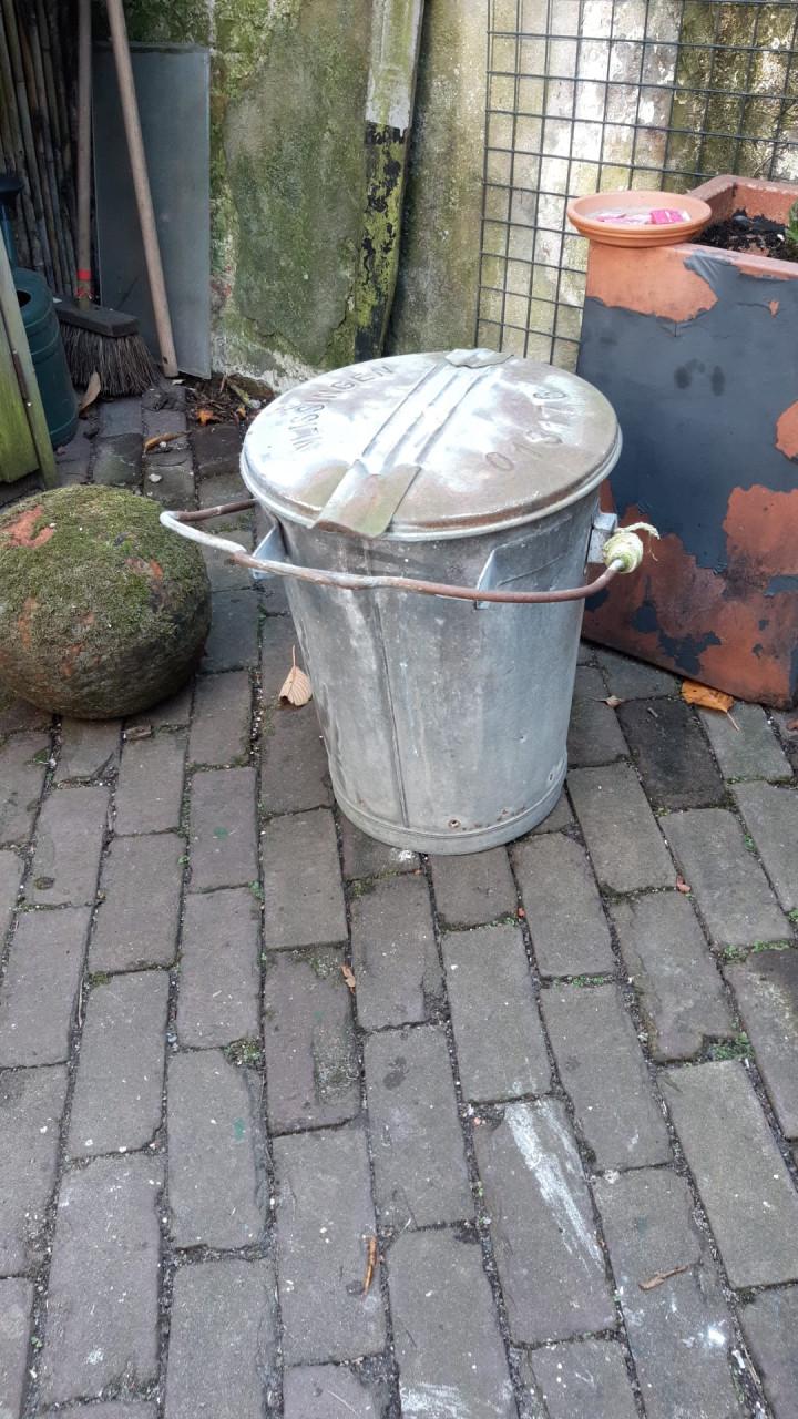 Vintage vuilnisbak