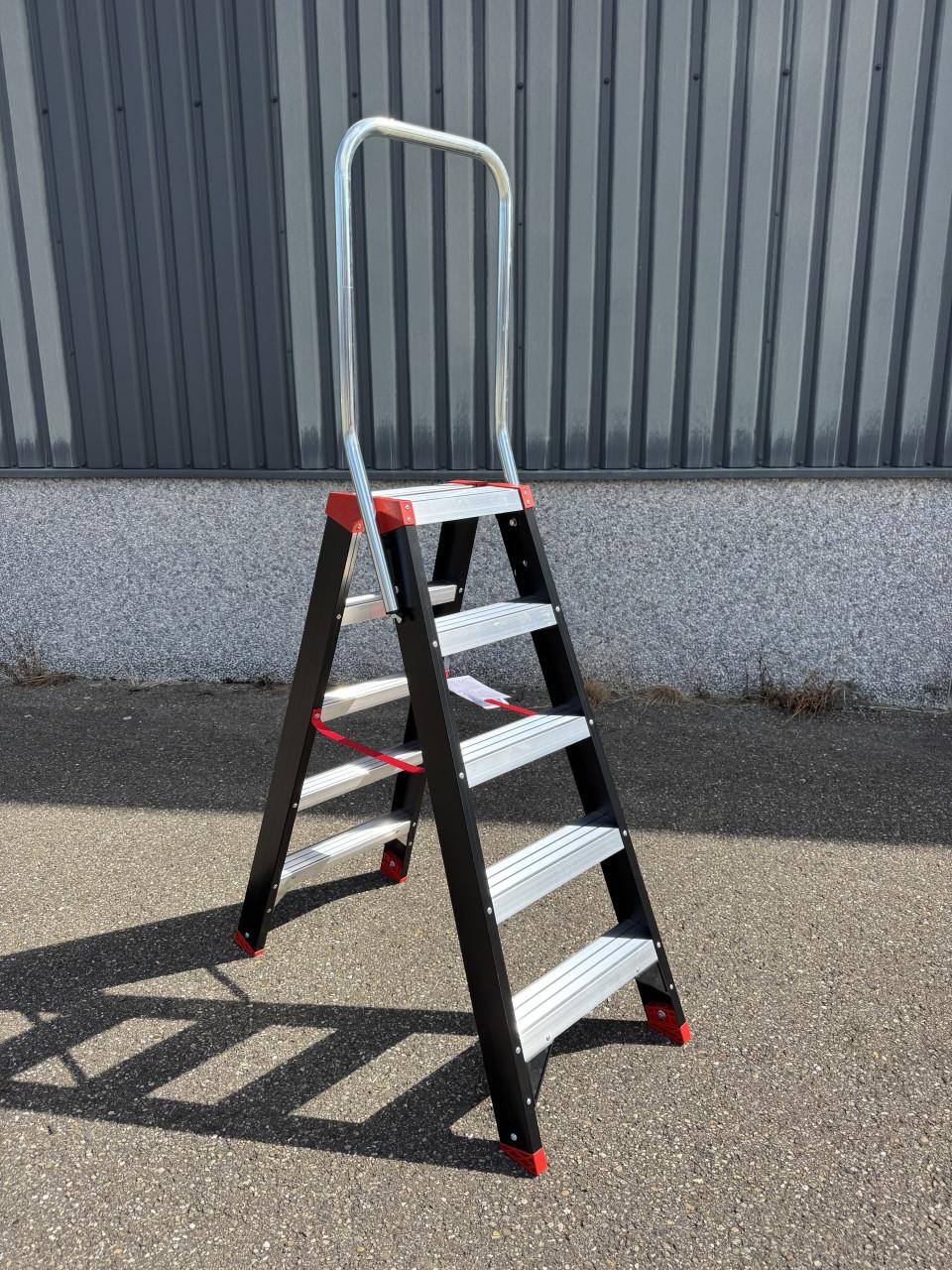 Trap 6 treden dubbel oploopbaar met steunbeugel NIEUW