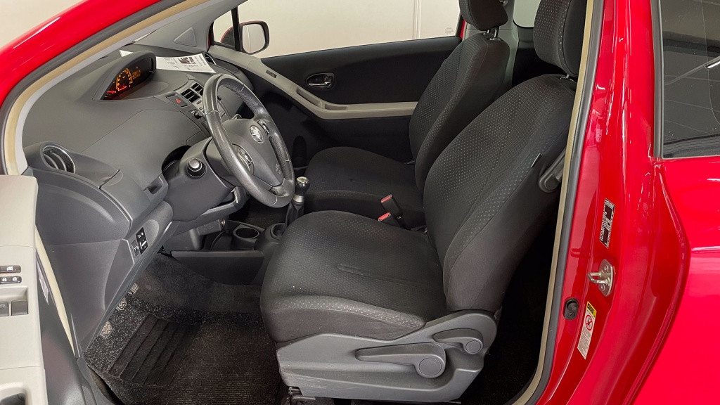 Toyota Yaris 1.0 vvti cool
