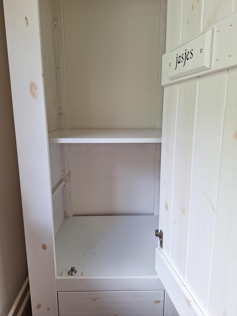 Babykamer commode en kast
