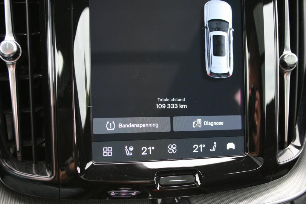 Volvo XC60 2.0 t6 plug-in hybrid awd plus black edition