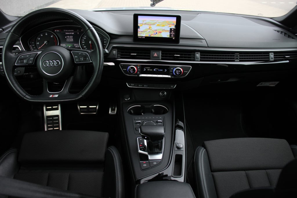 Audi A5 sportback 2.0 tfsi mhev sport s-line edition | pano. | 19'' | half 
