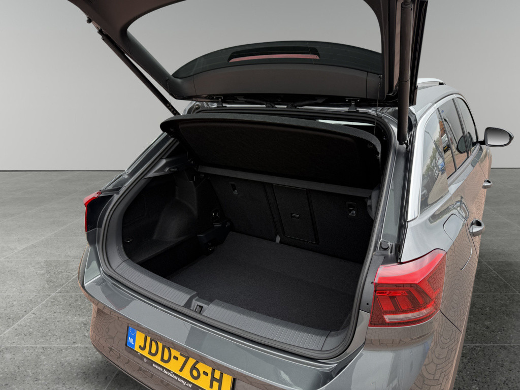 Volkswagen T-roc 1.5 tsi 150pk dsg r-line | acc | side assist | camera