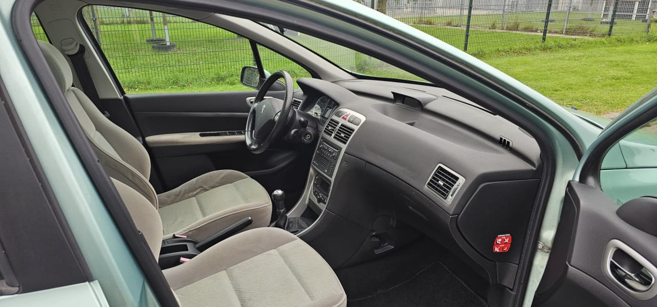 Peugeot 307 SW 2.0 16V Pack panoramisch dak! Met Slecht's 137591km!