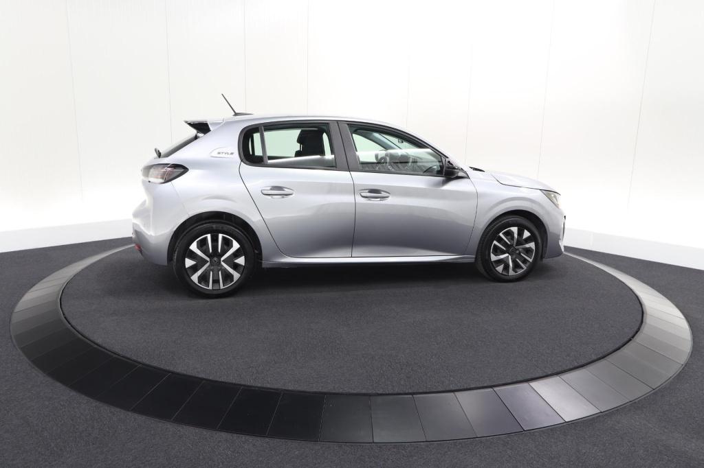 Peugeot 208 1.2 hybrid 110 e-dcs6 style | trekhaak | allseason banden | app